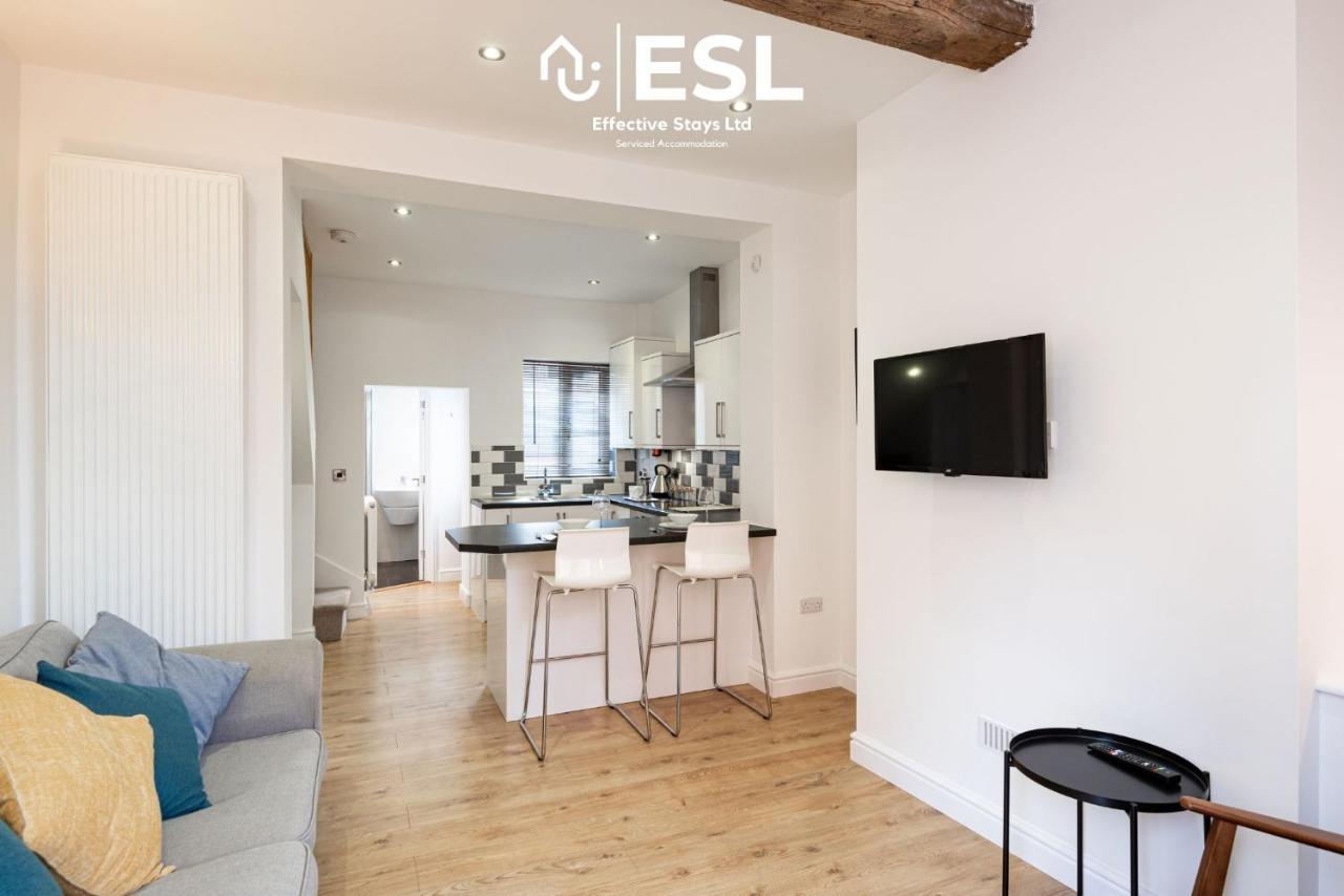 2 Bedroom Terrace Cottage, Parking, 5 Minutes Drive To Royal Shrewsbury Hospital Exteriér fotografie