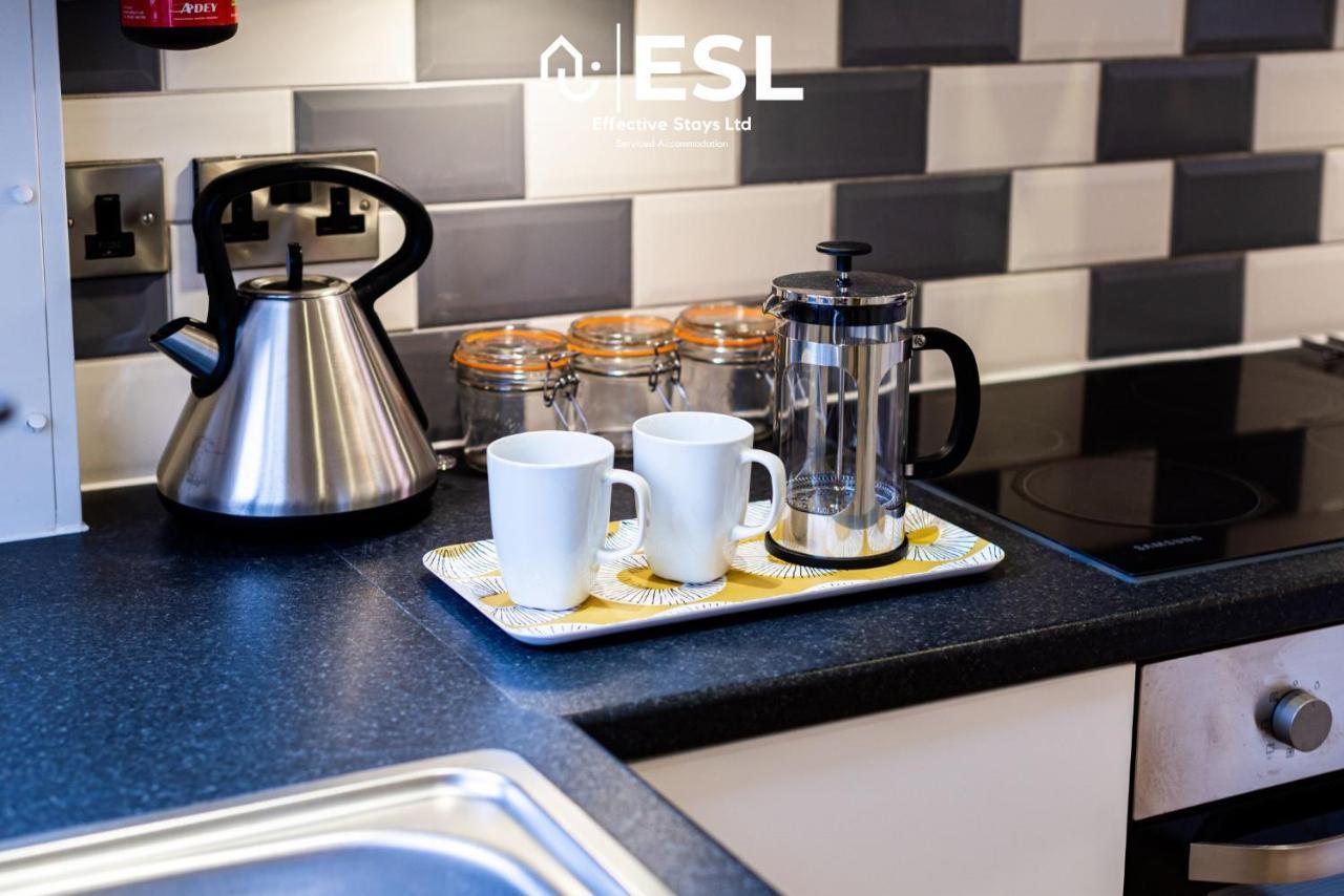 2 Bedroom Terrace Cottage, Parking, 5 Minutes Drive To Royal Shrewsbury Hospital Exteriér fotografie