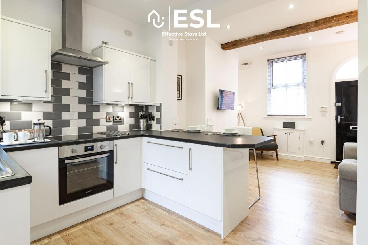 2 Bedroom Terrace Cottage, Parking, 5 Minutes Drive To Royal Shrewsbury Hospital Exteriér fotografie
