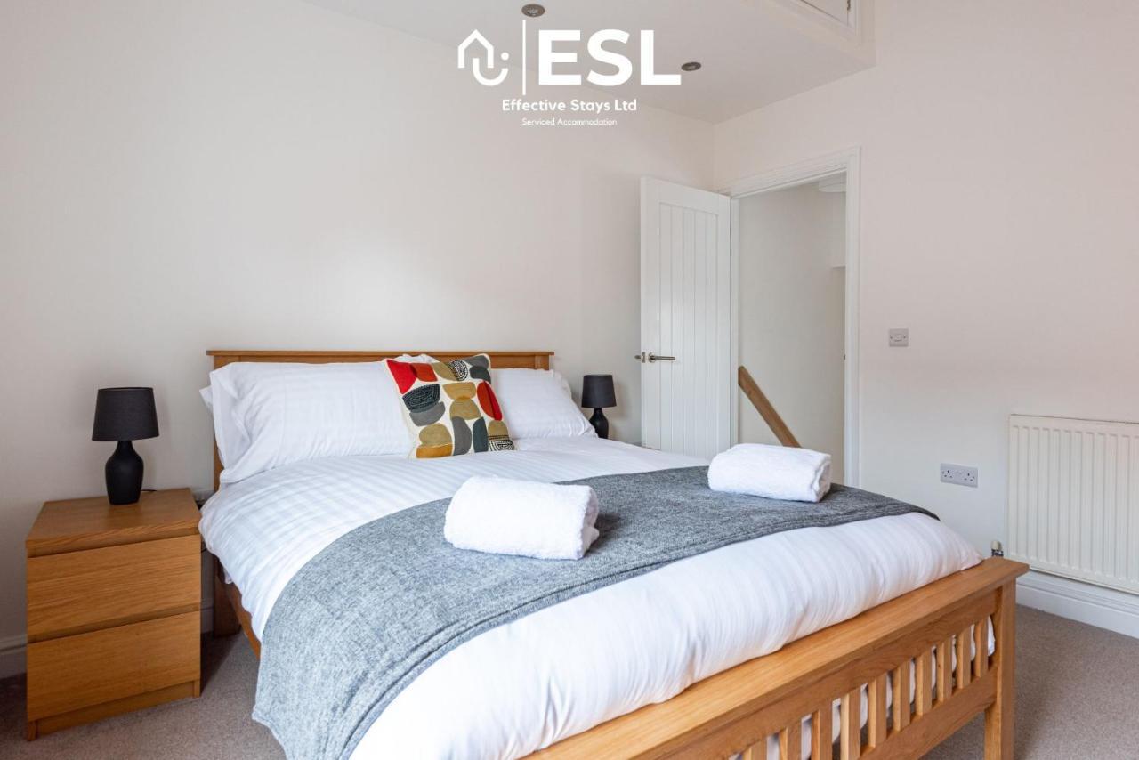 2 Bedroom Terrace Cottage, Parking, 5 Minutes Drive To Royal Shrewsbury Hospital Exteriér fotografie