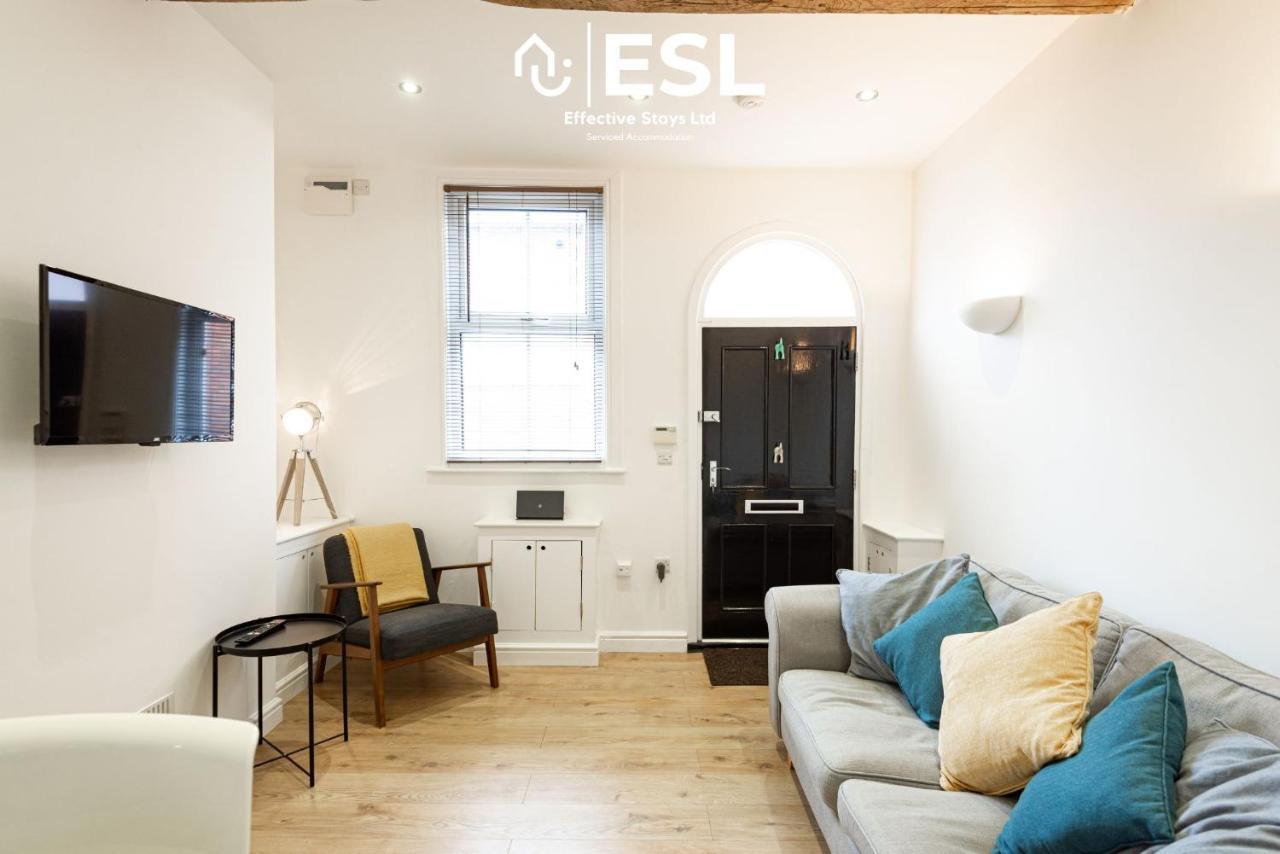 2 Bedroom Terrace Cottage, Parking, 5 Minutes Drive To Royal Shrewsbury Hospital Exteriér fotografie