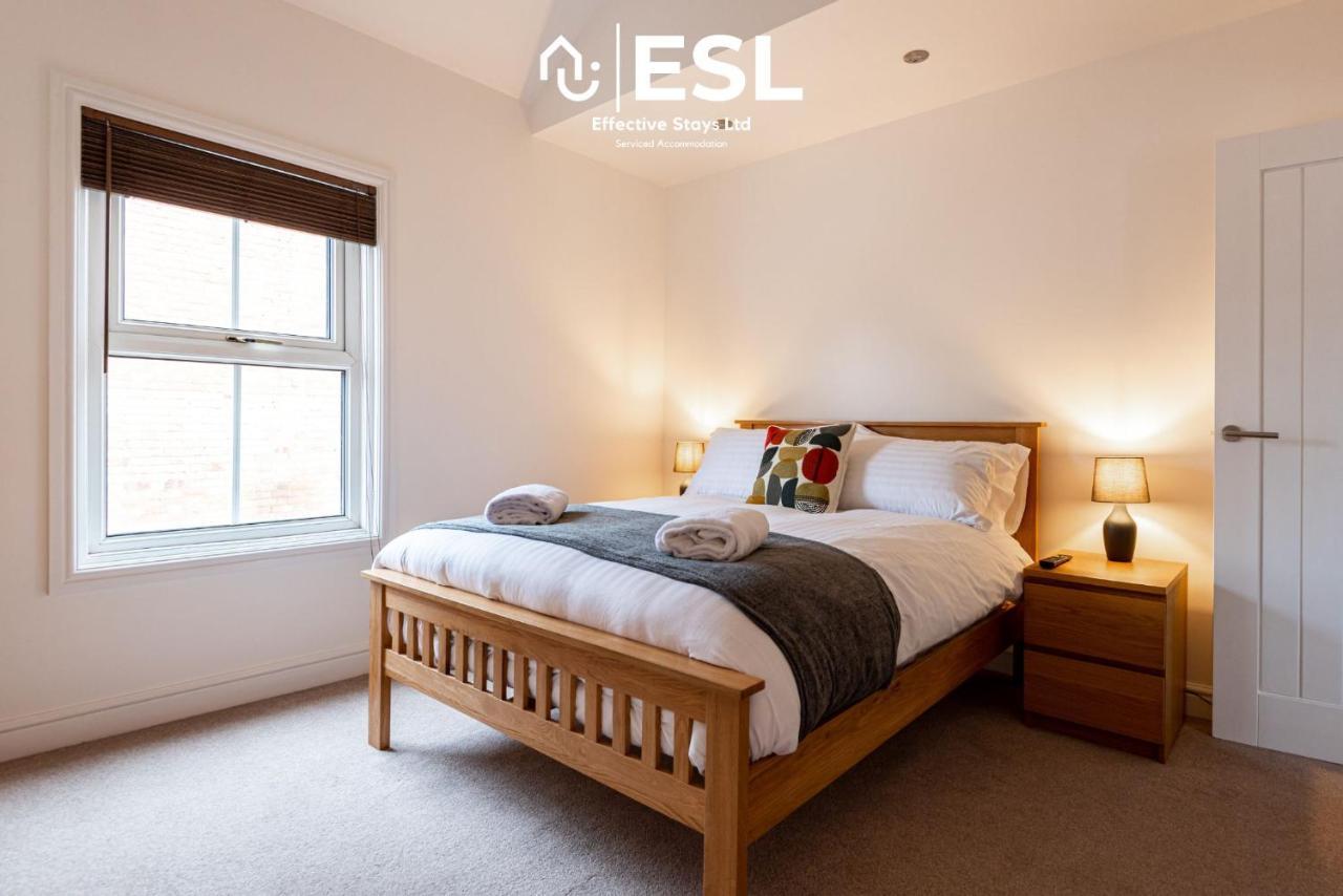 2 Bedroom Terrace Cottage, Parking, 5 Minutes Drive To Royal Shrewsbury Hospital Exteriér fotografie