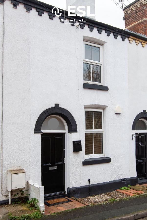 2 Bedroom Terrace Cottage, Parking, 5 Minutes Drive To Royal Shrewsbury Hospital Exteriér fotografie